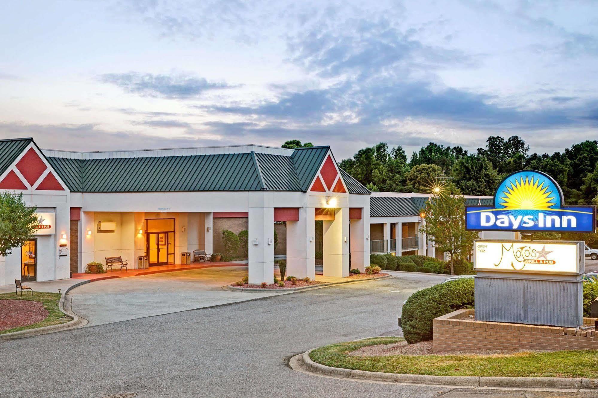 Days Inn Lake Norman Cornelius Kültér fotó