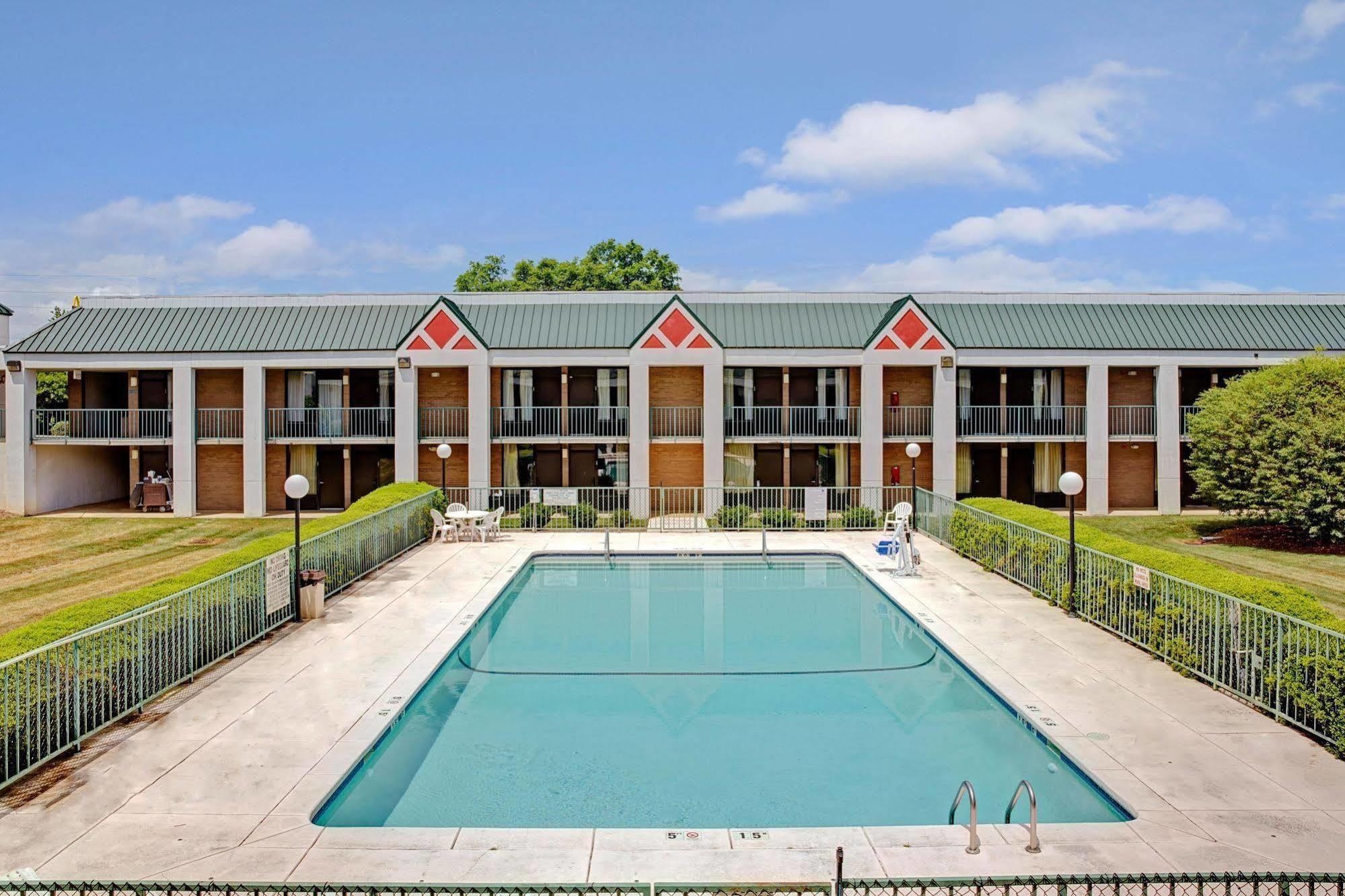 Days Inn Lake Norman Cornelius Kültér fotó