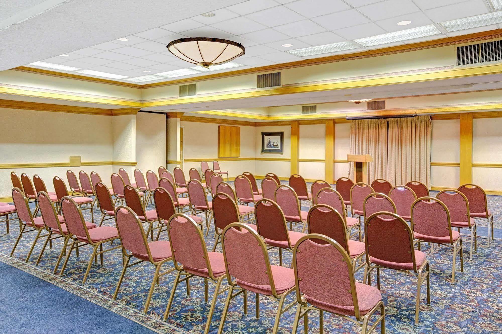 Days Inn Lake Norman Cornelius Kültér fotó